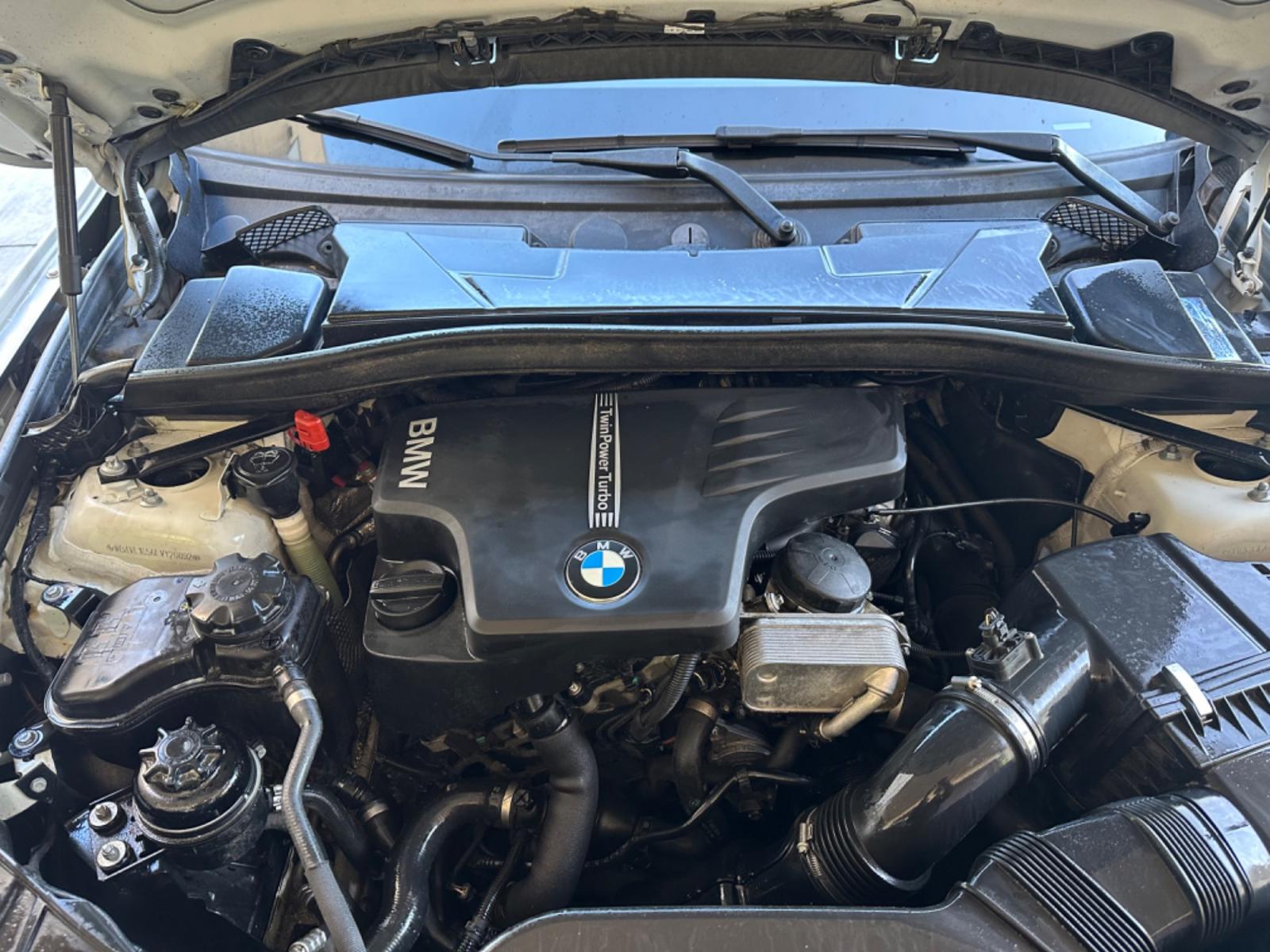 2014 WHITE /Black BMW X1 Leather (WBAVL1C56EV) with an 4 Cylinders engine, AUTOMATIC transmission, located at 30 S. Berkeley Avenue, Pasadena, CA, 91107, (626) 248-7567, 34.145447, -118.109398 - Photo #18